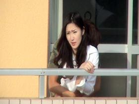 つい…油断した日常生活の覗き盗撮　サンプル画像09